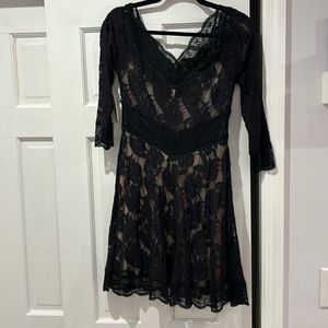 Black v neck mini lace dress